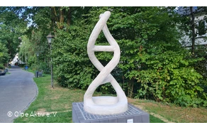 Gedenkstele "Sei ein Mensch" - Olpe - Blick vom KKP - horizontal