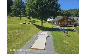 Minigolfanlage Zeppenfeld Sondern - Blick Richtung Biggeseehalle