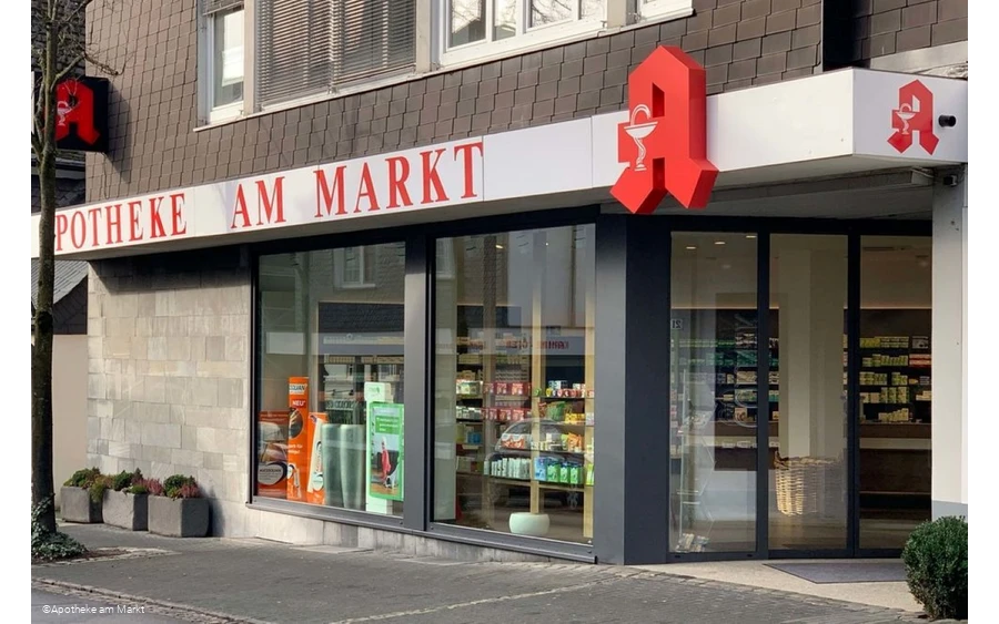 Außenansicht Apotheke am Markt.jpg