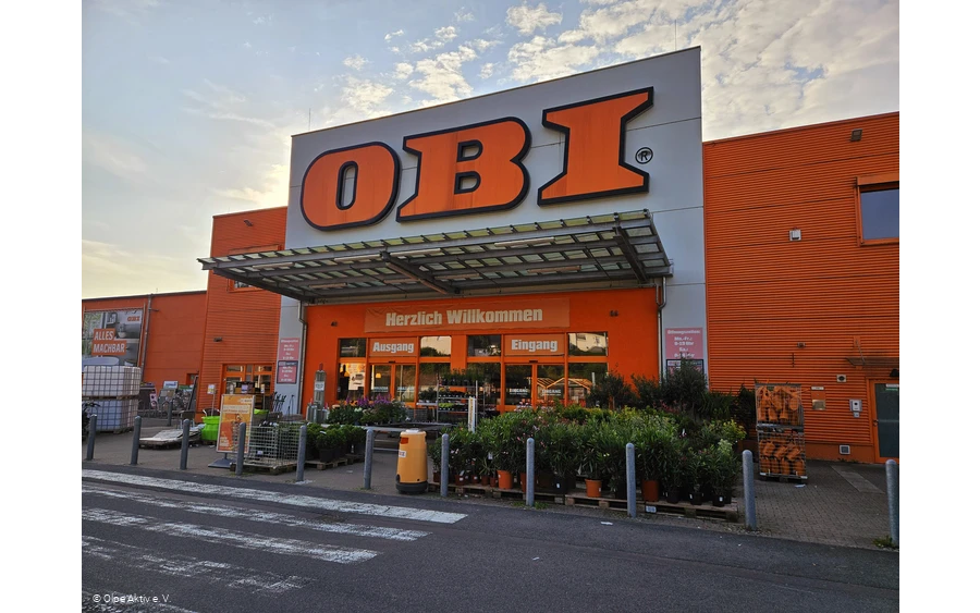 OBI Markt Olpe - Außenansicht Haupteingang Trift