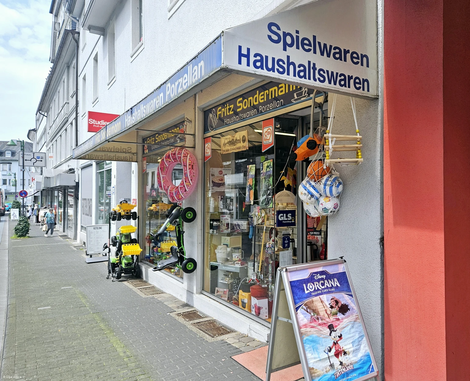 Spielwaren Fritz Sondermann Olpe - Außenansicht Spielwaren Fritz Sondermann Olpe - Außenansicht